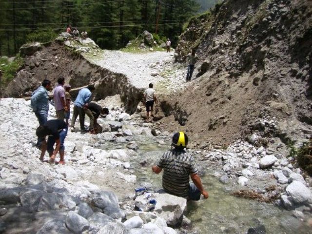 Helping locals rebuild washed-out Himalayan path Mustang